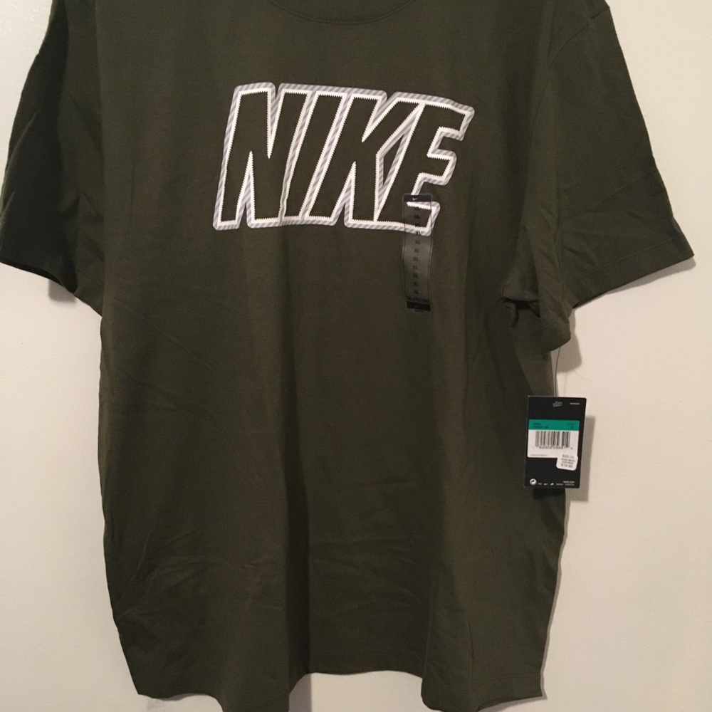 MEN’S NIKE T-SHIRT
